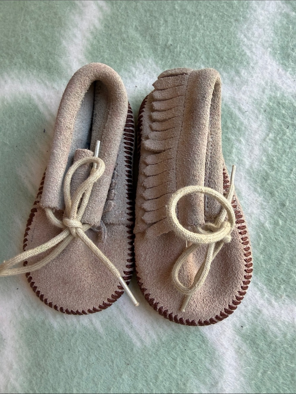 Suede Fringe Moccasin Shoes in Beige Baby Size 1 Toddletime